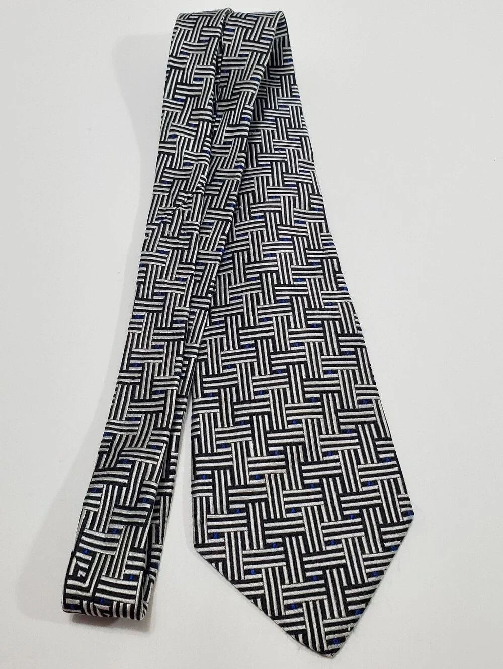 Geoffrey Beene Men's Silk Neck Tie Silver Basketweave Pattern 57x4
